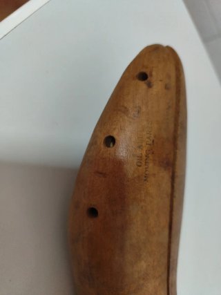 Horma de zapato de madera ajustable