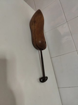 Horma de zapato de madera ajustable