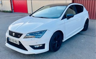 Coche blanco 5 puertas