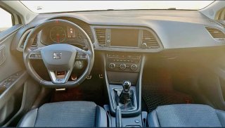 Coche blanco 5 puertas