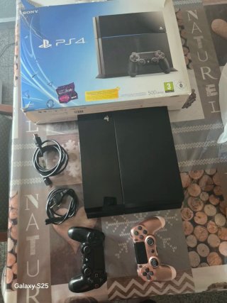 PS4 (PlayStation 4) Negra + Mando