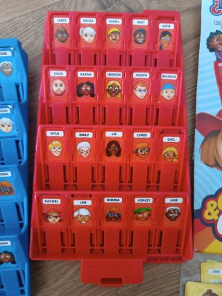 Juego Quién es Quién Viaje Hasbro