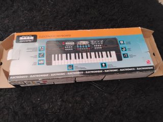 Teclado Concerto 37 teclas