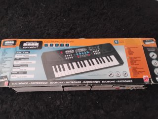 Teclado Concerto 37 teclas
