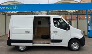 Nissan NV400 2019