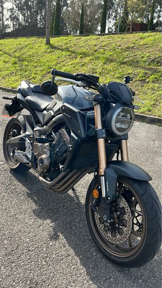 Honda CB650R año 2023 11.000km NUEVA