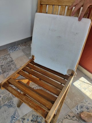 Conjunto mesa y sillas de madera