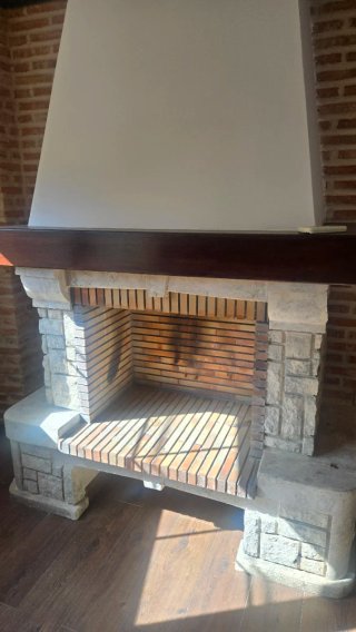 Chimenea de piedra interior