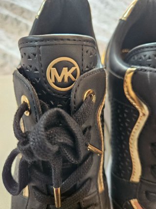 Zapatillas Michael Kors Negras y Doradas