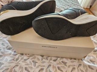 Zapatillas Michael Kors Negras y Doradas