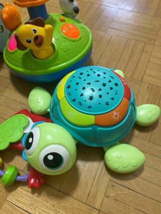 Andador bebé y juguetes gateo