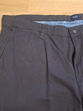 Pantalón chino negro