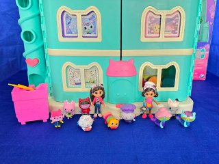 Gabby's Purrfect Dollhouse