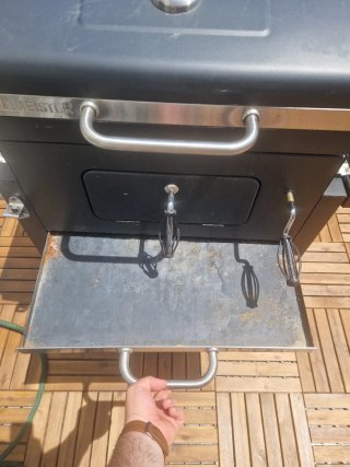 Barbacoa de carbón Grillmeister negra
