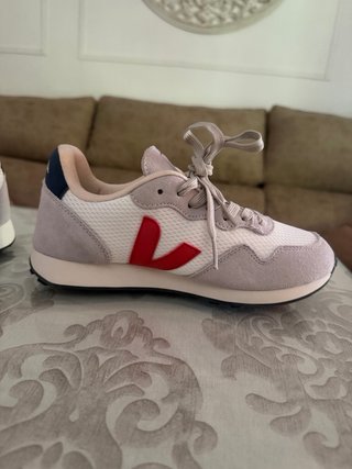 Zapatillas Veja Mujer Gris y Blanco