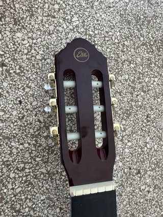 Chitarra 6 corde (senza corde) + custodia