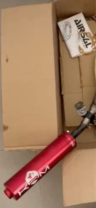 Tubo de escape KRM rojo