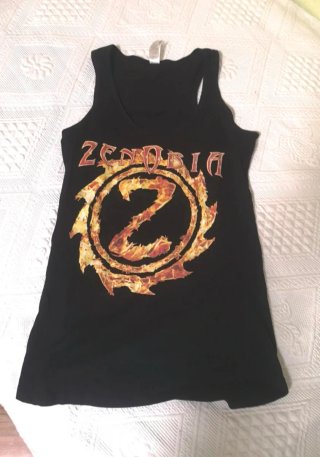 Camiseta Zenobia