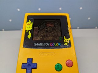 Game Boy Color Pikachu Speciale + Regalo (LEED)