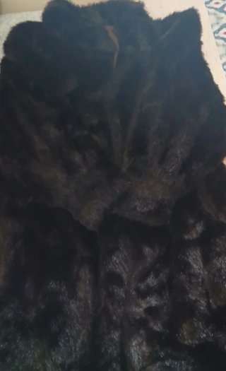 Abrigo de piel sintética negro