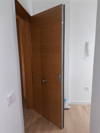 Instalación puertas de paso y entrada