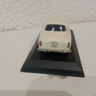 Coche a escala 1/43 Peugeot 403