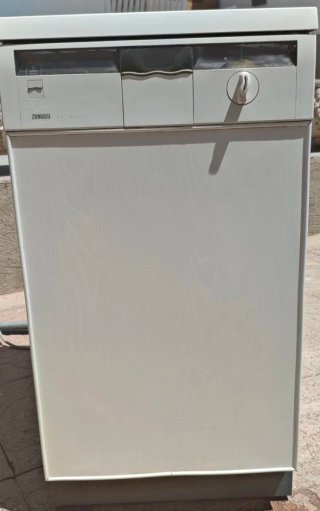 Lavavajillas blanco Zanussi