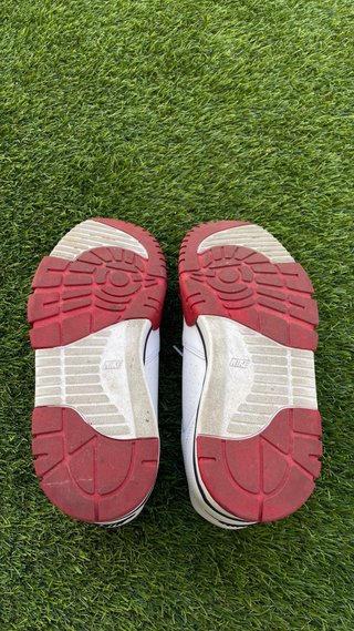 Nike Crosstrainer Blancas y Rojas
