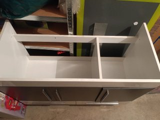 Mueble de baño moderno con espejo