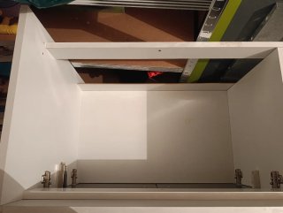 Mueble de baño moderno con espejo
