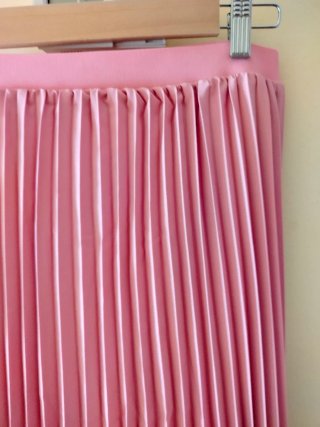 Falda plisada rosa