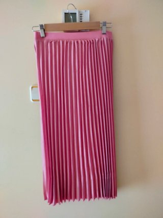 Falda plisada rosa