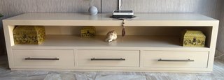 Mesa de TV moderna de madera maciza