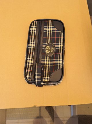 Maleta ,bolsas y distintos neceser de viaje.