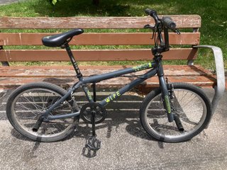 Bicicleta BMX Wipe Gris