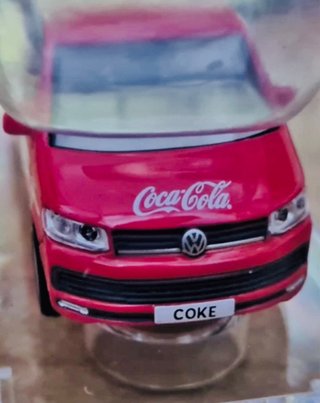 1:64 COCA-COLA VOLKSWAGEN T6 TRANSPORTER VAN NUEVA