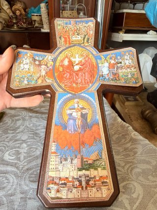 Bonita Cruz de Madera Figuras Religiosas