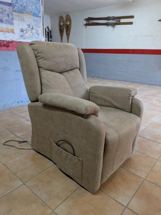 Butaca elevadora eléctrica beige