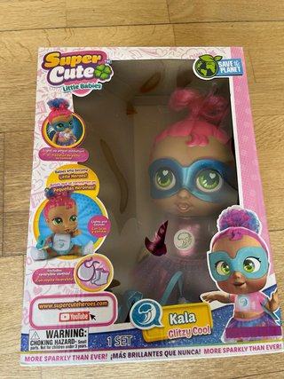 Muñeca Little Babies Kala Superhéroe