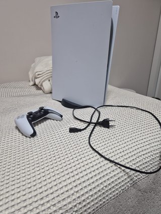Consola PS5 con disco y mando
