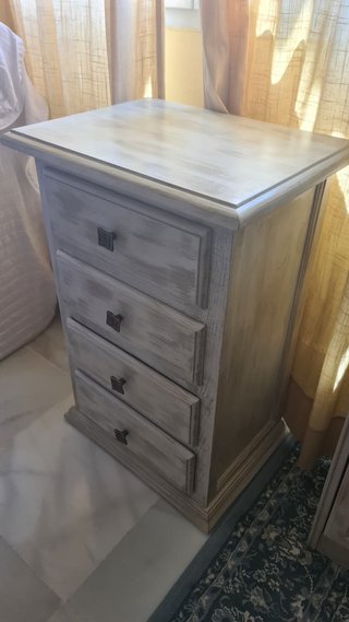 Cajonera de madera estilo rústico