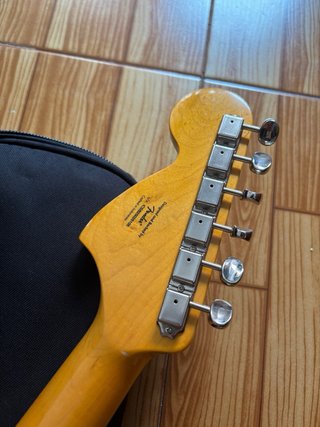 Squier CV 60s Mustang modificada