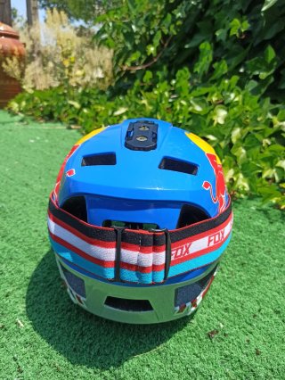 Casco MTB Azul Red Bull on Gafas Fox