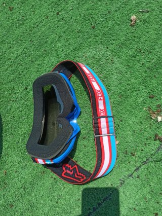 Casco MTB Azul Red Bull on Gafas Fox