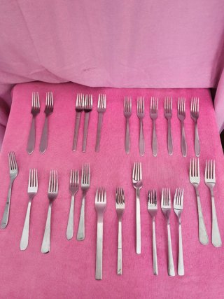 Conjunto de 25 Garfos diversos de inox