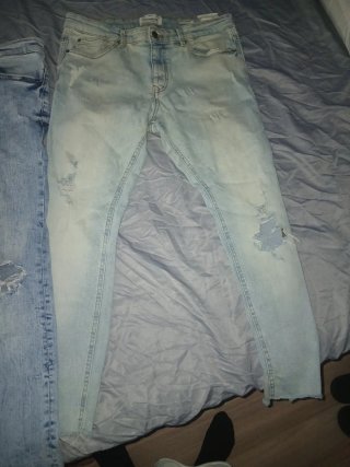 Pantalones vaqueros Pull&Bear desgastados