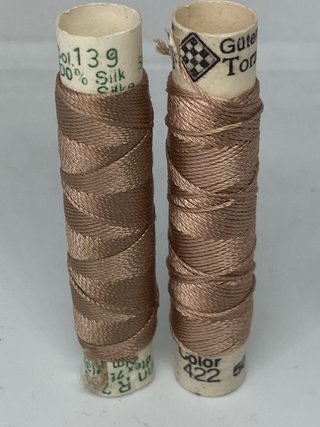 2 Hilos de Seda Gutermann Color 139 y 422
