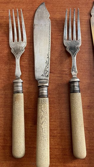 Cubiertos antiguos para pescado