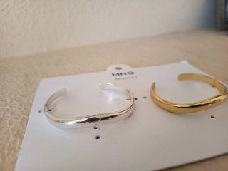 Set 2 Pulseras Rígidas Mango Dorada y Plateada