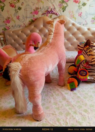 Juguetes XXL de peluche: cebra, flamenco y caballo